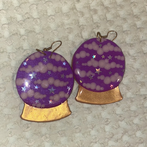 Blush Daisy Earrings - Picture 2 of 2